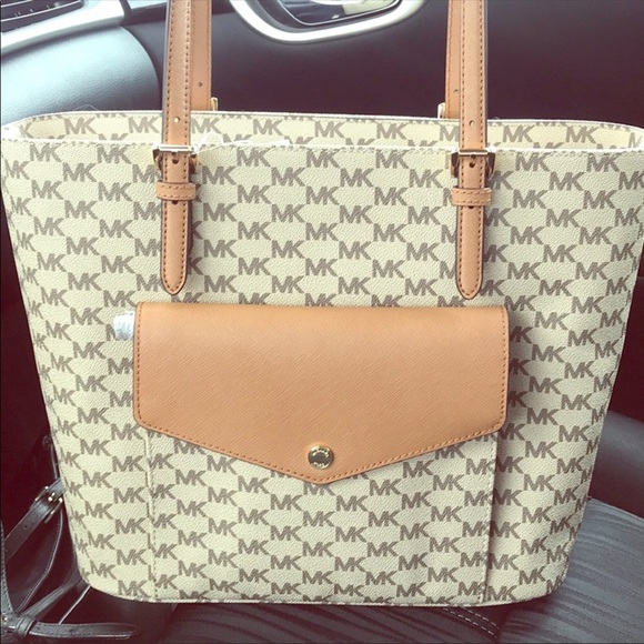 Michael Kors Handbags - Michael Kors Bag